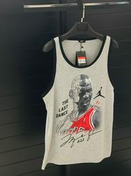 Tricou