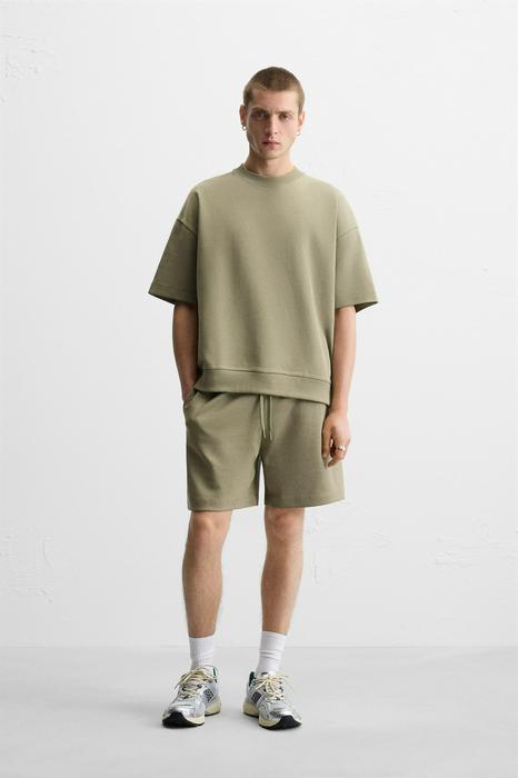 INTERLOCK TEXTURED BERMUDA SHORTS