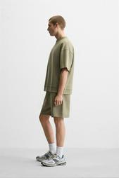 INTERLOCK TEXTURED BERMUDA SHORTS