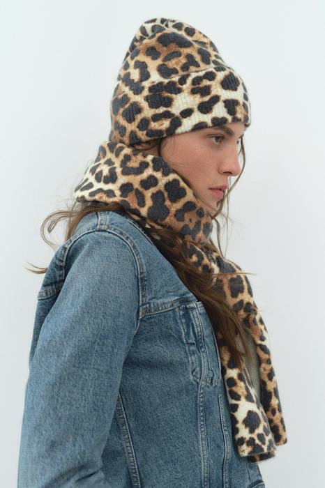 ANIMAL PRINT FINE KNIT BEANIE