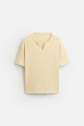 PLEATED T-SHIRT WITH BUTTONS