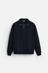 BASIC QUARTER ZIP SWEATSHIRT