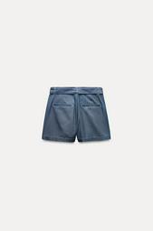 SHORTS WITH CONTRAST TOPSTITCHING AND BELT